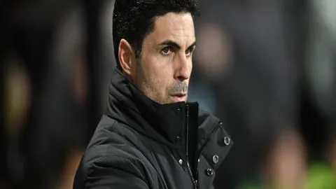 英格兰1-0克罗地亚首战告捷，斯特林进球+遗憾错失良机